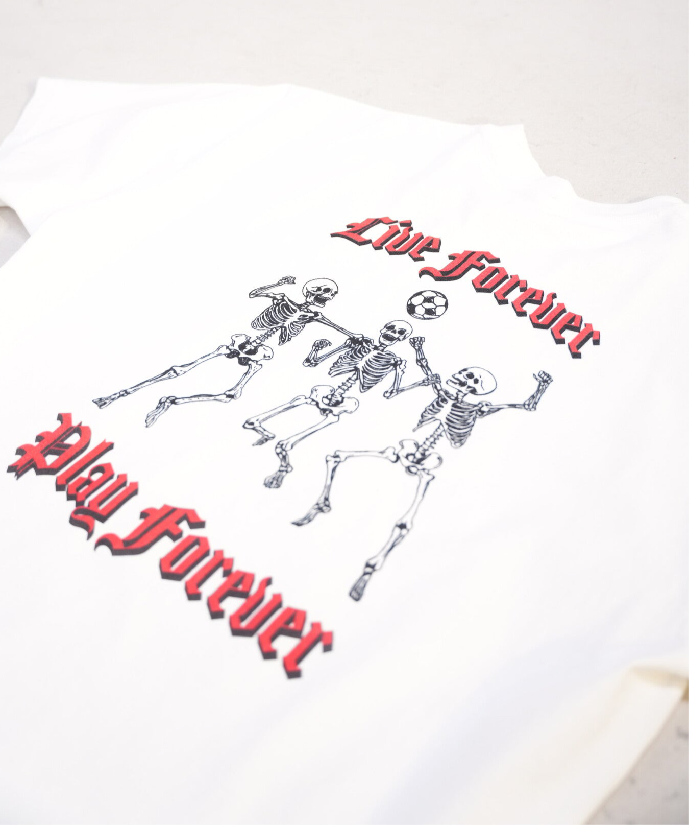 PLAY FOREVER TEE